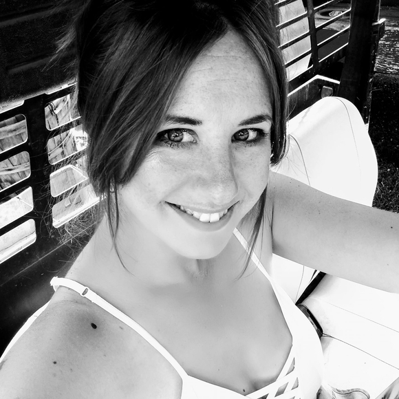 Meet your Posher, Katherine - Picture 3 of 7